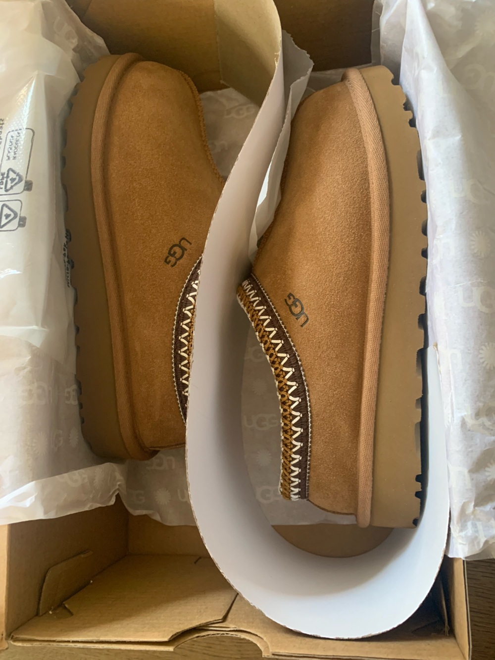 Ugg Tasman BNIB - size 5